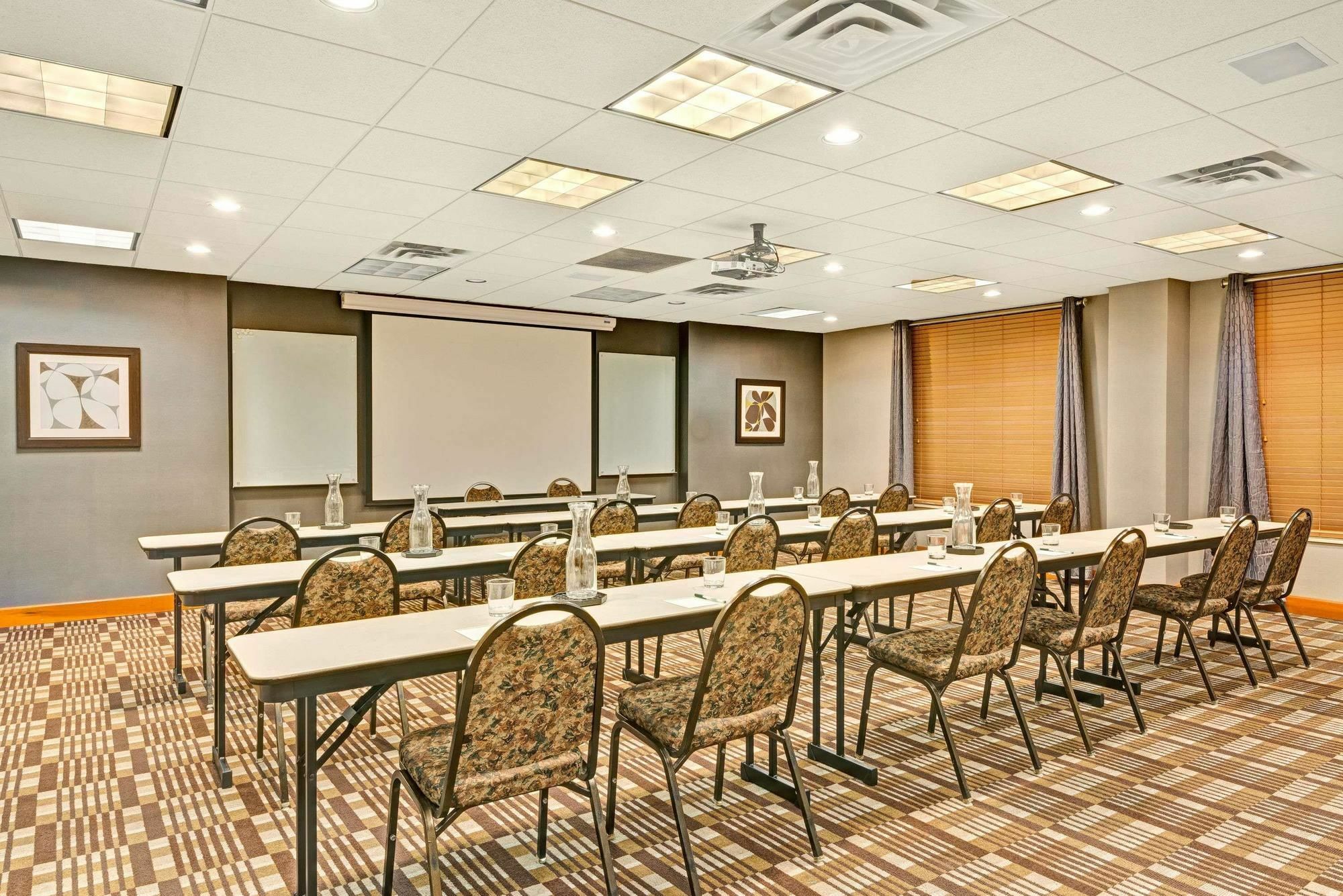 Wingate By Wyndham Cincinnati Blue Ash Dış mekan fotoğraf